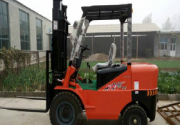 小型搬運(yùn)車